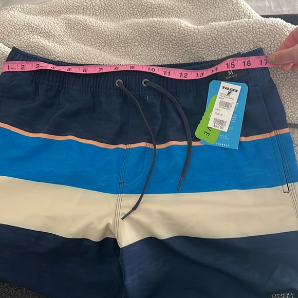 O’Neill swim trunks - Picture 4 of 5